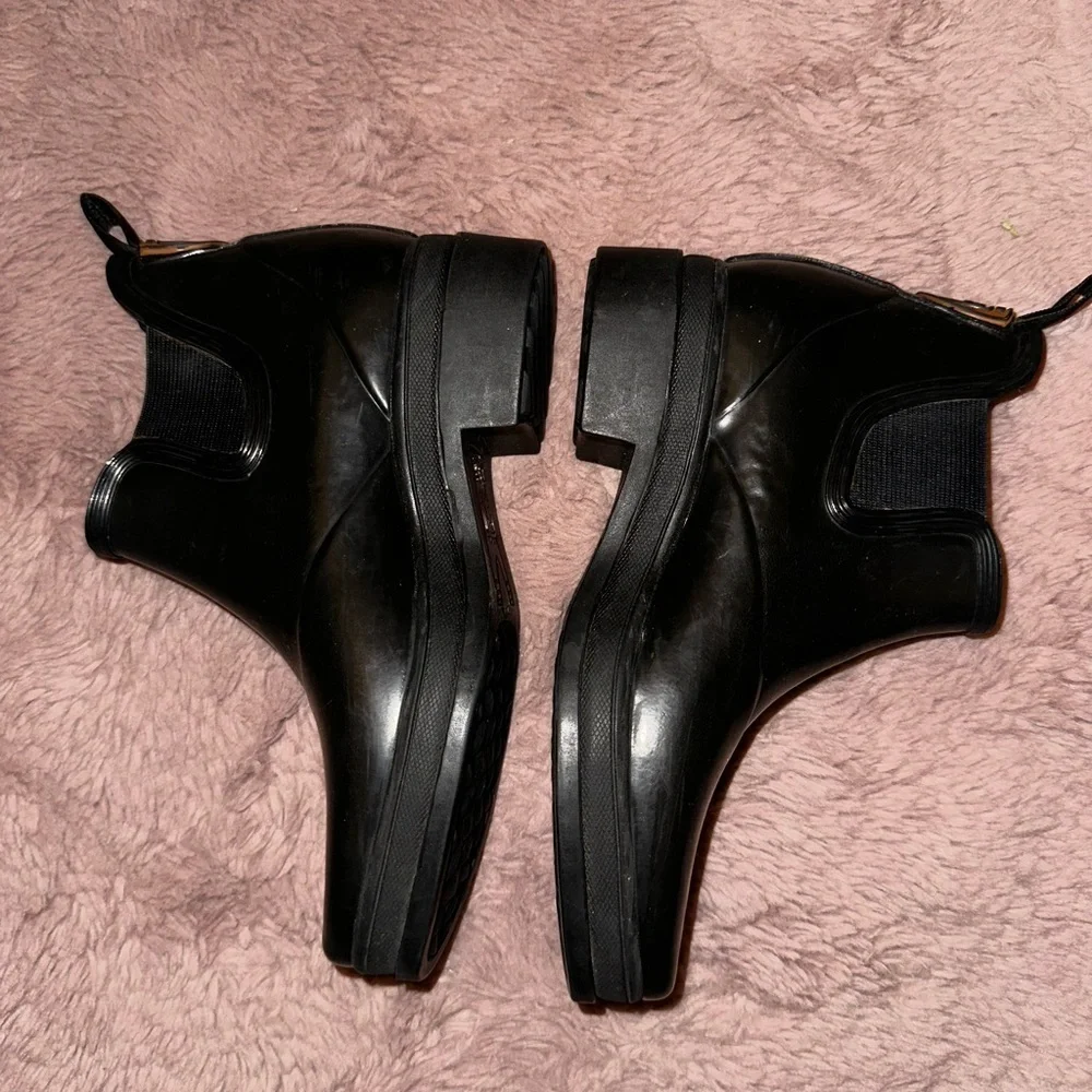 Ariat women’s black ankle rain boots 5.5 outdoor waterproof fall